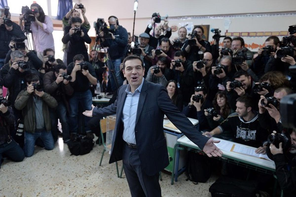 Tsipras en el centro de los focos.