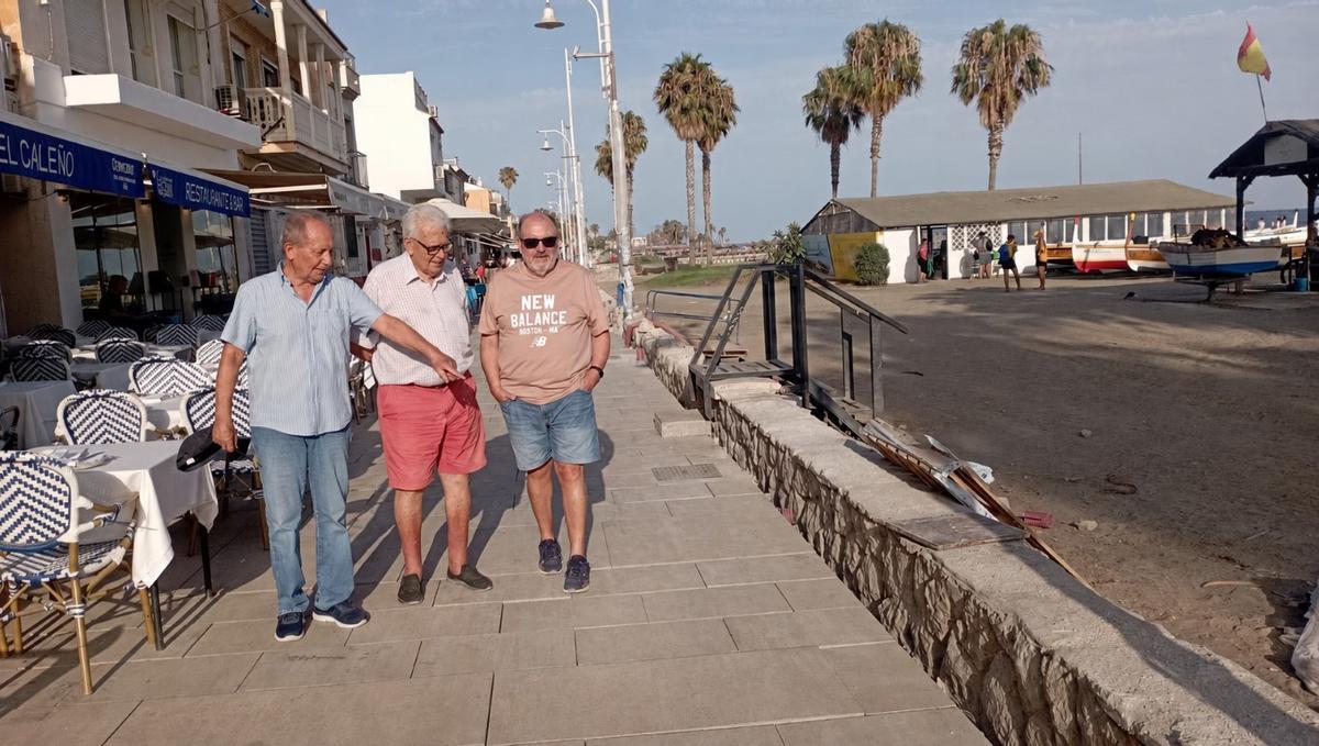 Los vecinos piden claridad sobre los metros que quedarán libres de servidumbre de tránsito en el paseo marítimo de Pedregalejo.