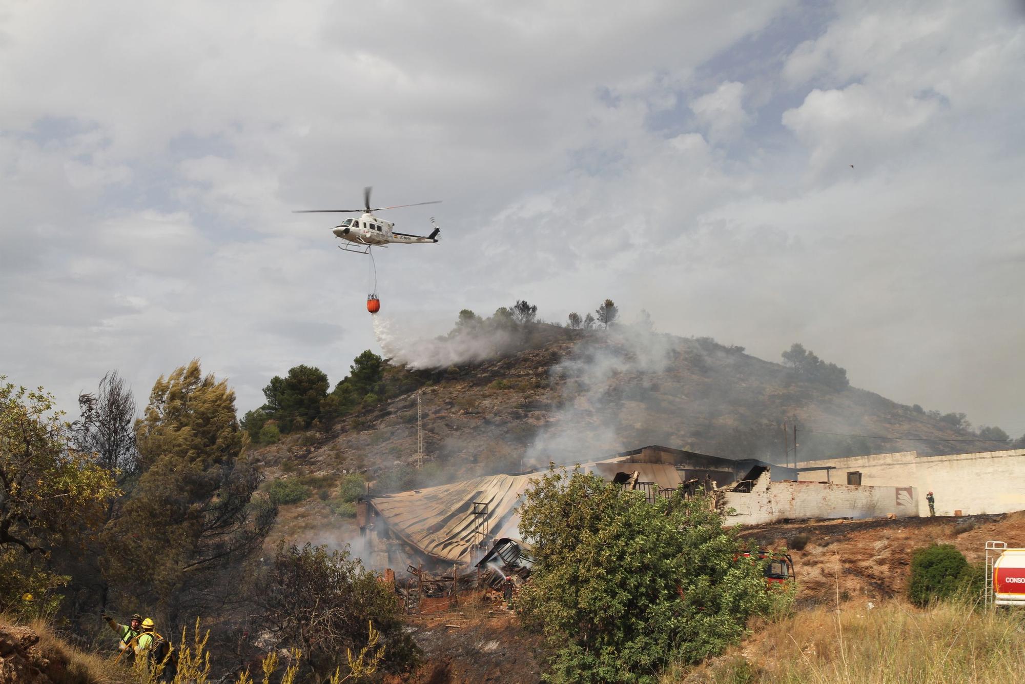 Incendio en el barranc de l'Horteta de la Vall