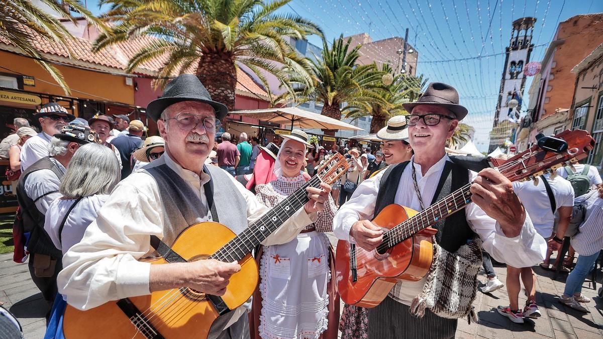 Santa Cruz vive el Día de Canarias por todo lo alto