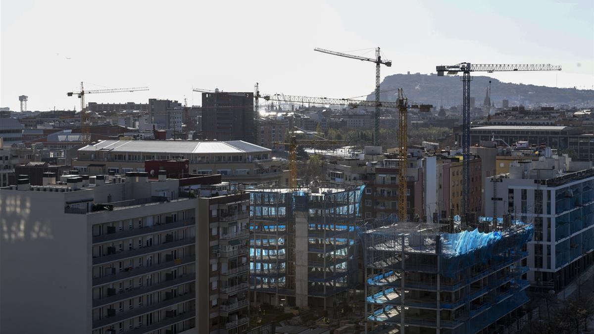 Promoción inmobiliaria en el Poble Nou de Barcelona, en diciembre de 2019.