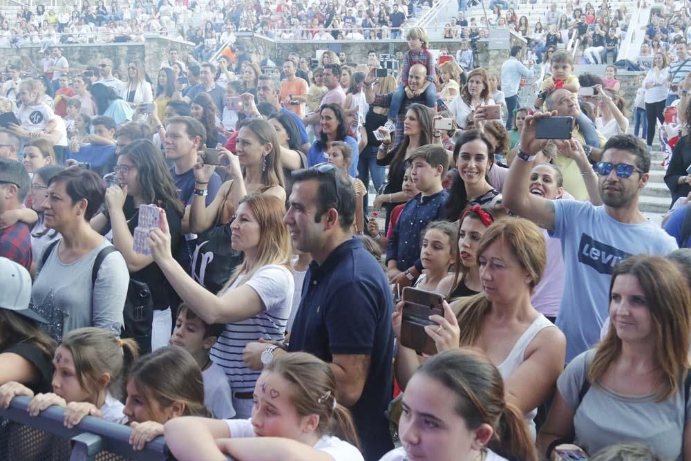 Adexe y Nau llevan a su primer concierto a cientos de jóvenes cordobeses