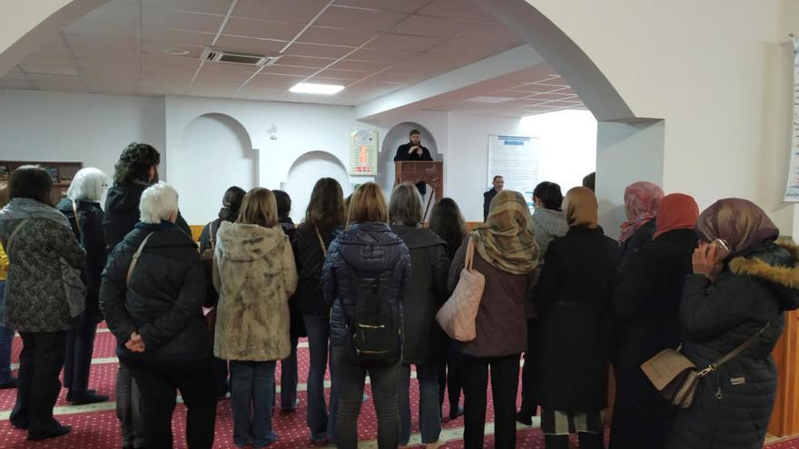 Alumnes de l&#039;Oficina de Català visiten la mesquita de Roses