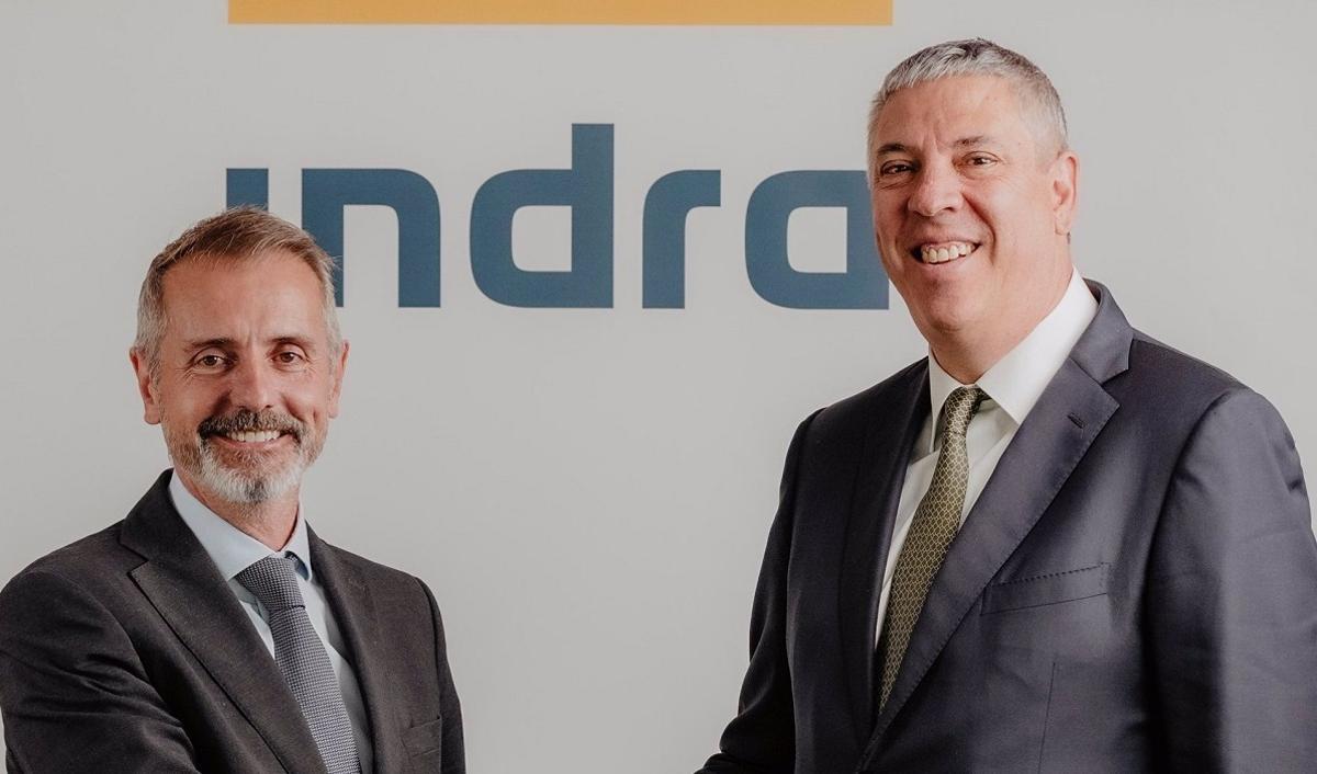 Marc Mutra, presidente de Indra, junto a José Vicente de los Mozos, nuevo consejero delegado del grupo. 