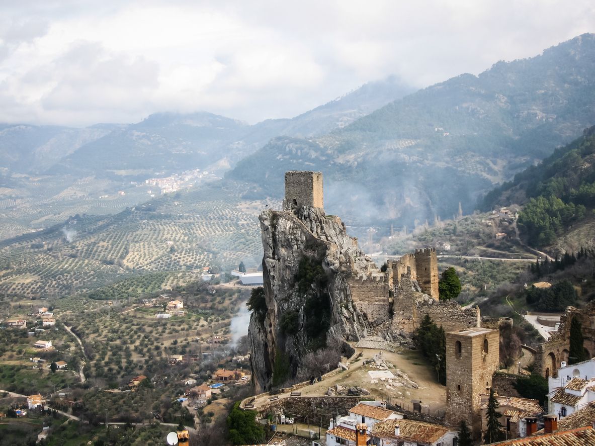 Ruinas del antiguo castillo La Iruela, Andalucía, España