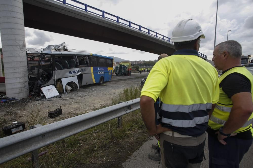 Accidente brutal de autobús en Avilés