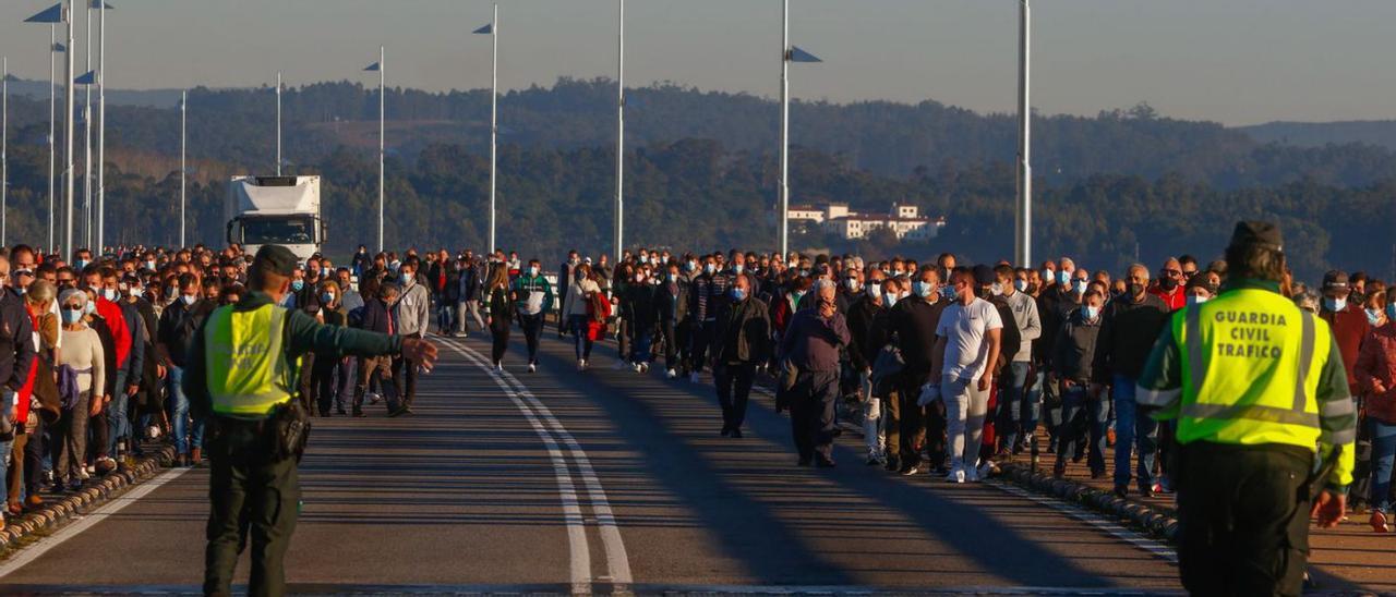 Manifestación de bateeiros en A Illa por el conflicto de la mejilla.