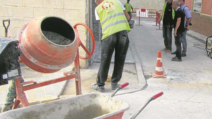 Mejoran la movilidad y los servicios básicos en varias calles del Progrés