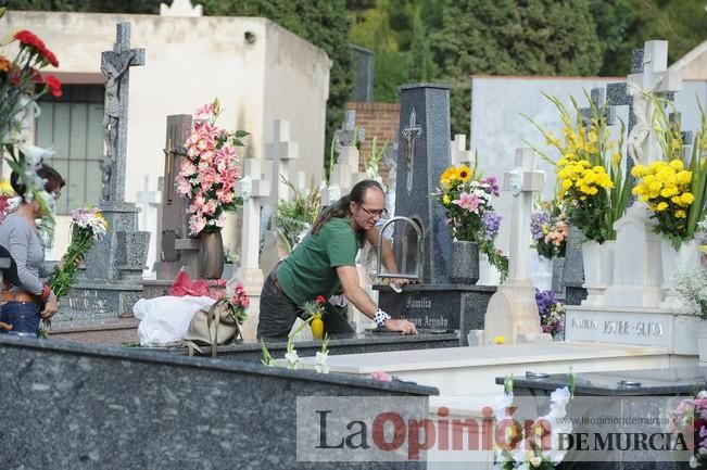 Día de Todos los Santos en el Cemeneterio de Espin