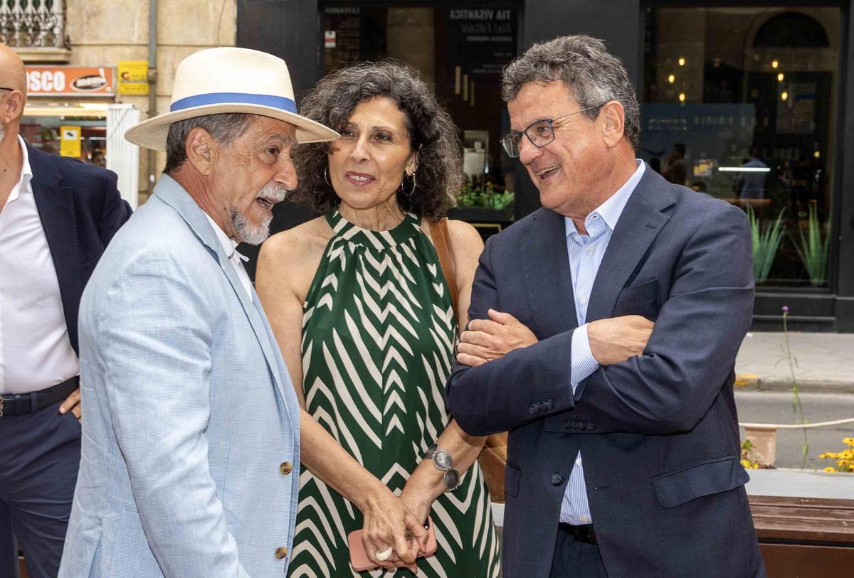 El Teatro Principal de Alicante acoge la presentación de Luis Francisco Esplá: al servicio del arte