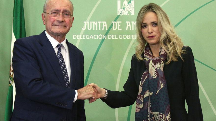 El alcalde Francisco de la Torre y la delegada de Educación Patricia Alba llegaron ya a un acuerdo.