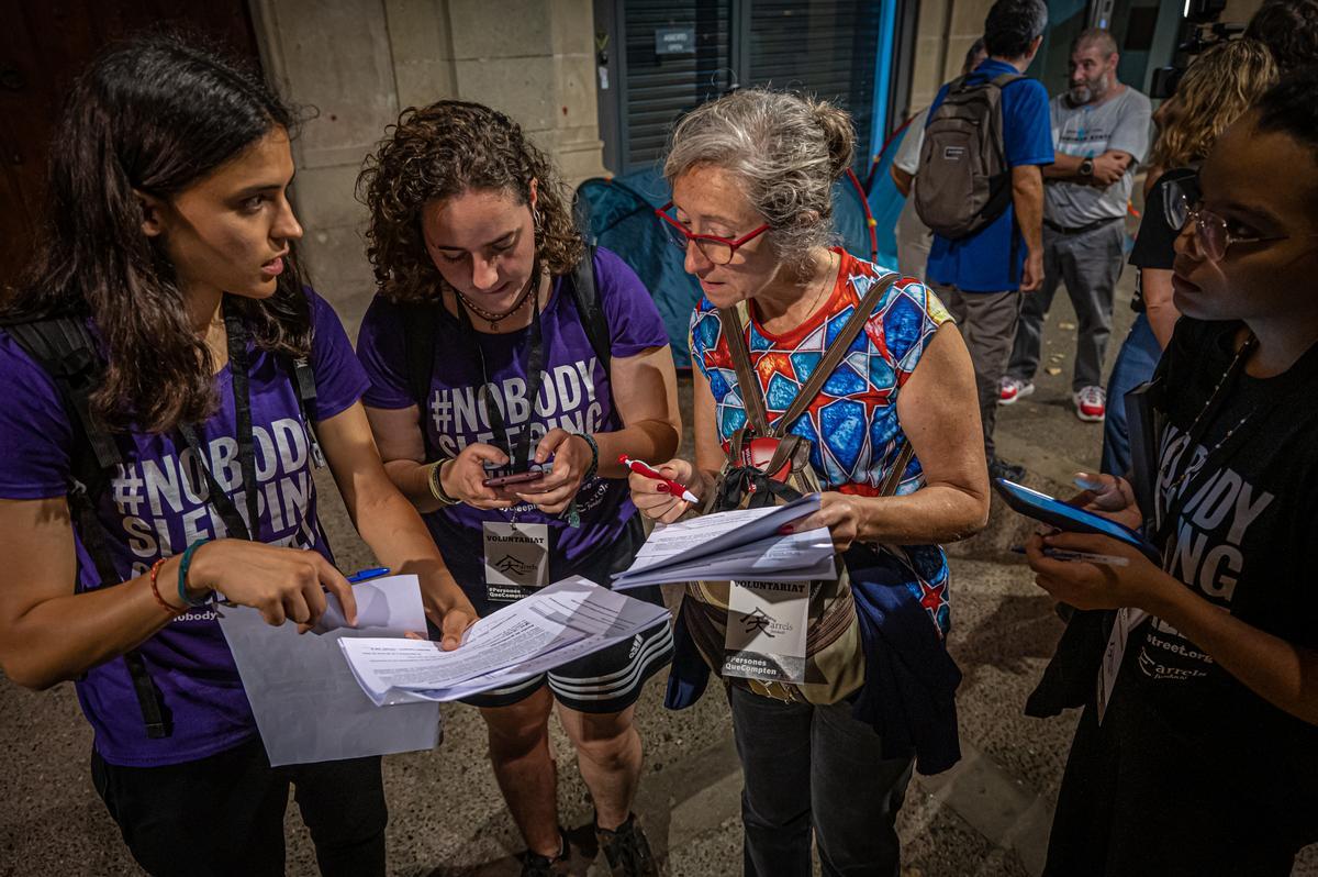 Arrels recompta les persones que dormen al carrer.