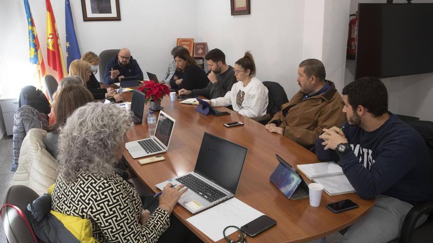 Vecinos de Gilet temen que una sentencia paralice su urbanización tras décadas de espera