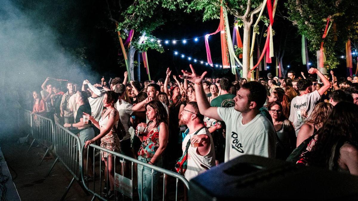 Ambient a la revetlla de Sant Joan celebrada al parc de la Seu, l'any passat