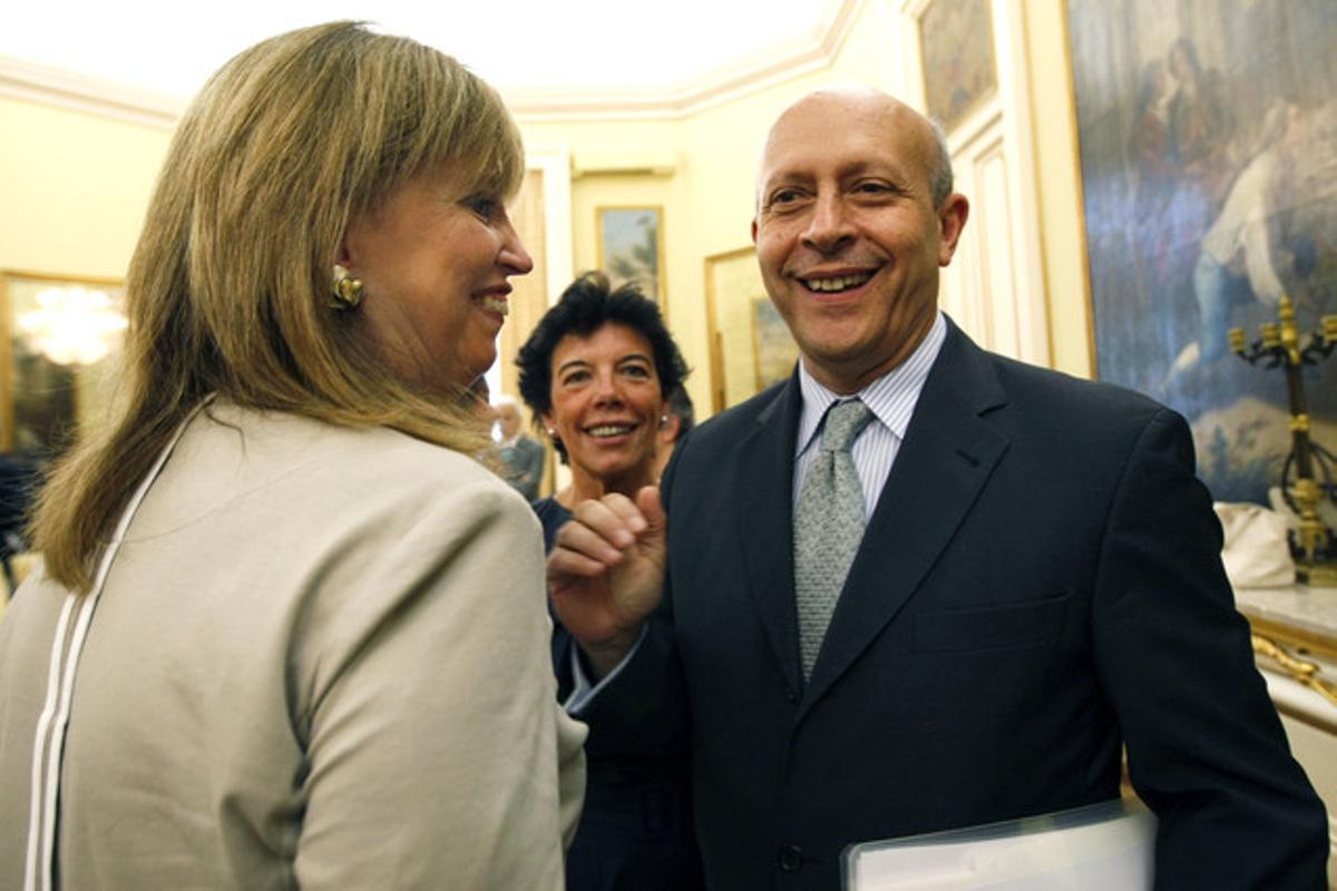 El ministre d’Educació, José Ignacio Wert, ambl a consellera d’Ensenyament, Irene Rigau, el 18 de juliol, durant la conferència sectorial sobre educació.