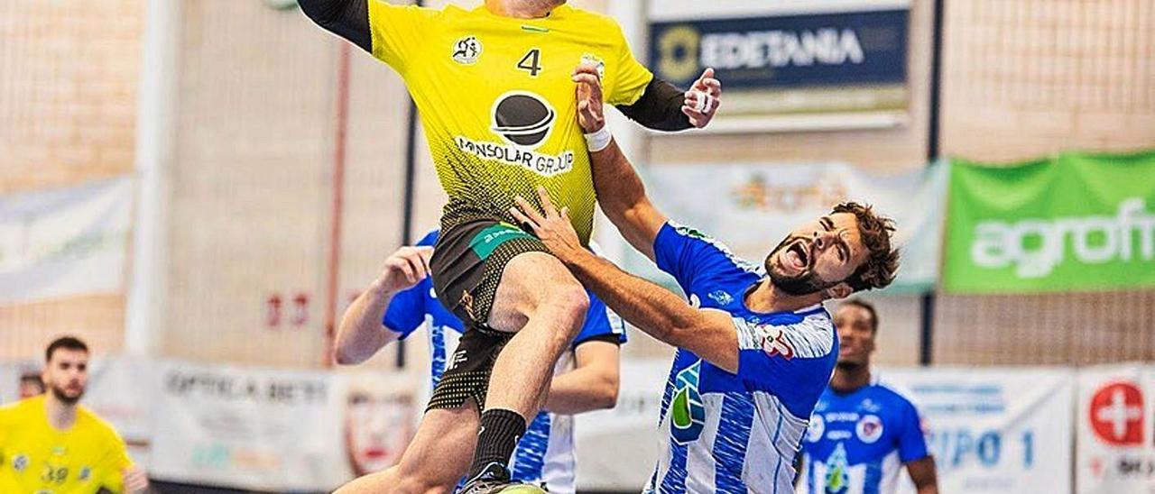 Lance de un partido del CB Maristas Algemesí de la presente temporada. | VICENT GRANELL