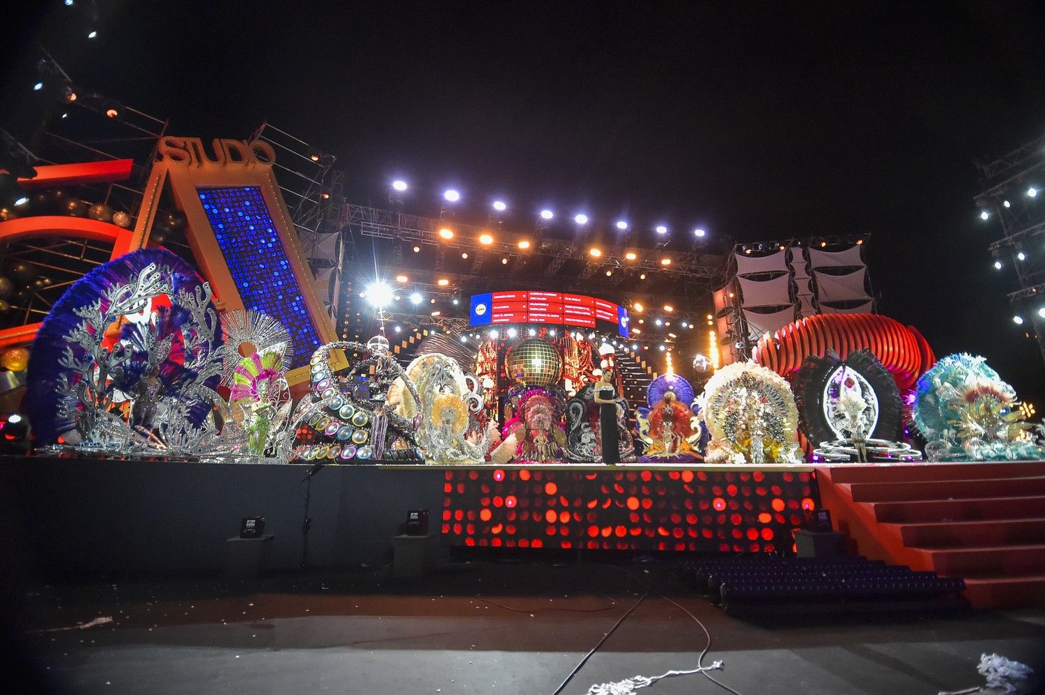 La Gala de la Reina del Carnaval de Las Palmas de Gran Canaria, presentadores, público y actuaciones