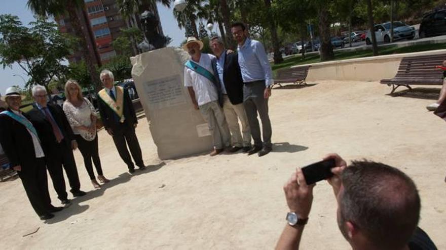 Franklin Albricias ya tiene su busto en Alicante