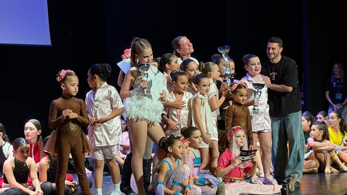 Bailarines de Davinia Van Praag en Salou.