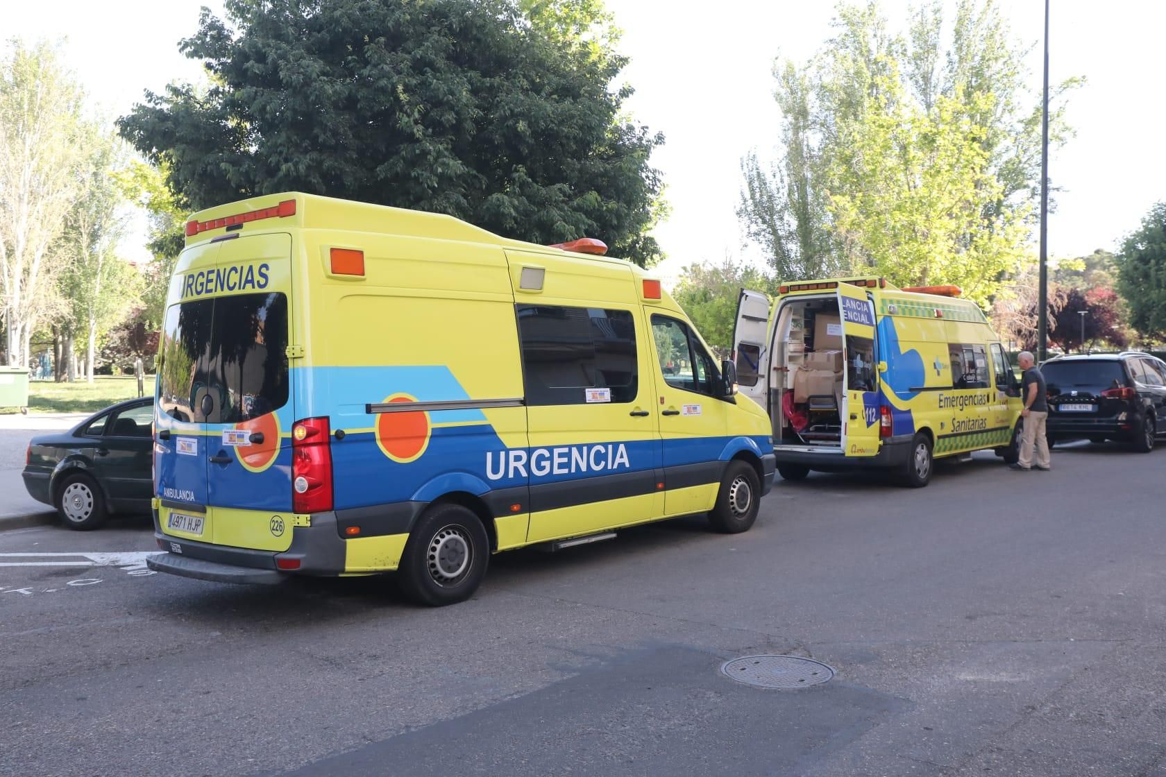 La asociación AURA envía desde Zaragoza dos ambulancias cargadas con material sanitario a Ucrania
