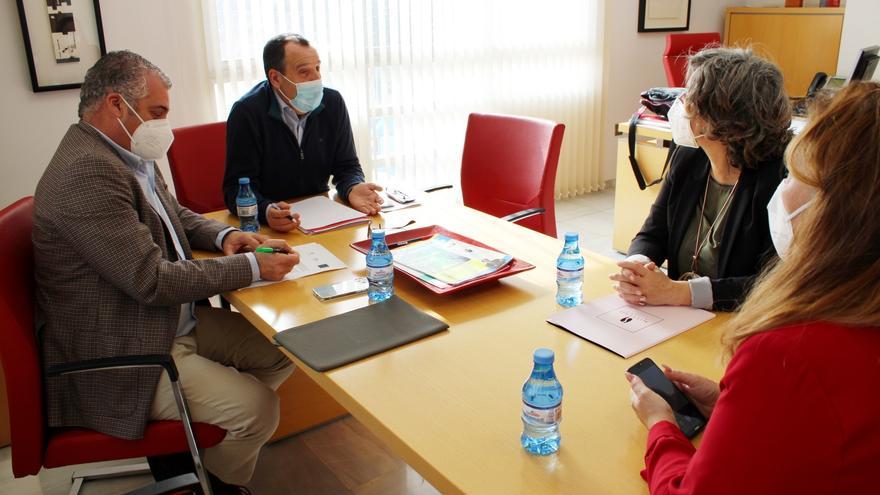 Reunión de representantes del PSOE con el sector de la belleza y estética