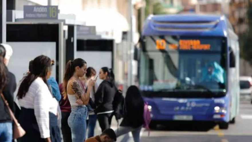 El Govern garantiza de momento la bonificación del transporte público en Baleares: &quot;Mañana seguirá siendo gratis&quot;