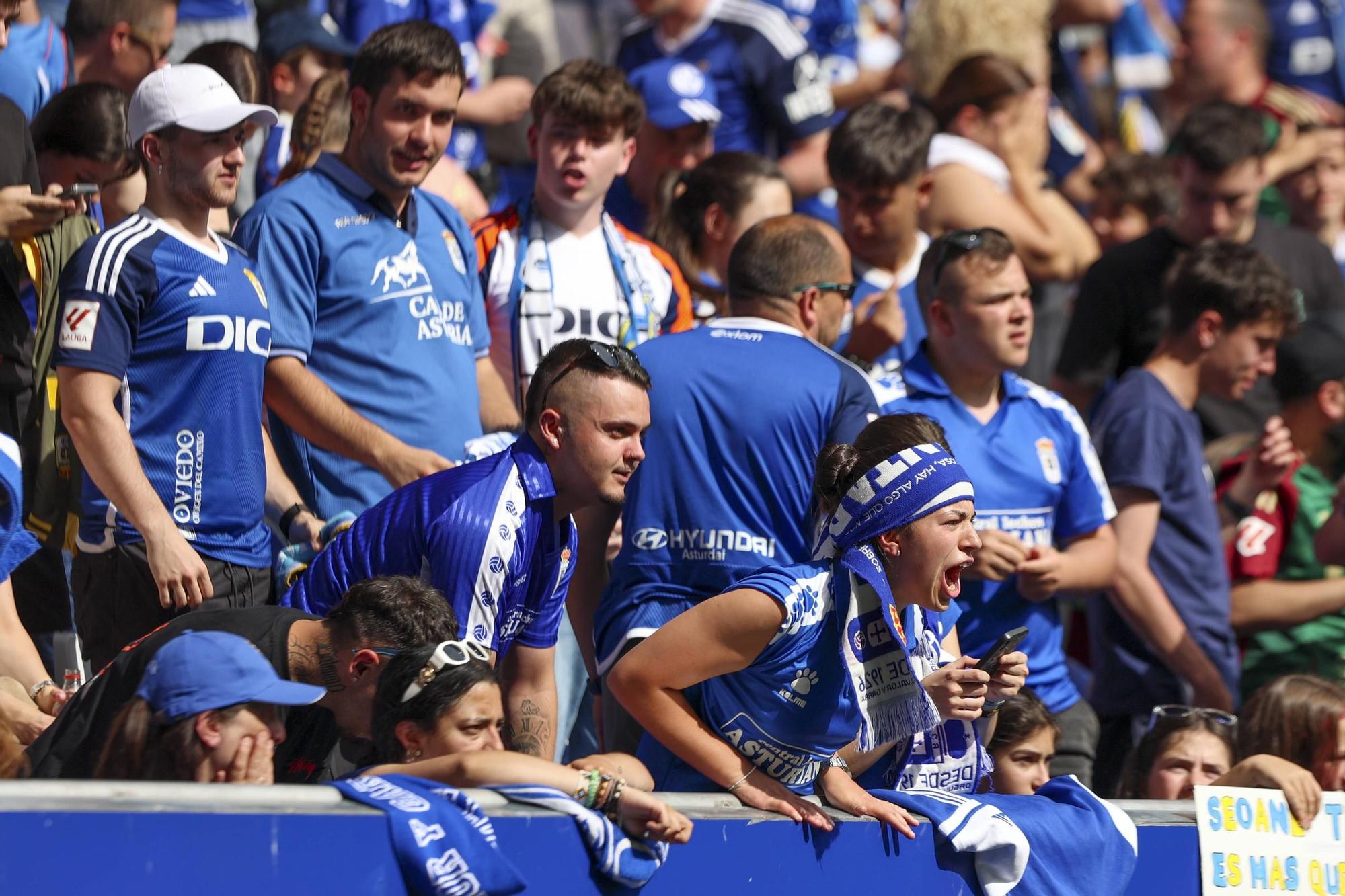 EN IMÁGENES: Ambientazo en la valiosa victoria del Oviedo contra el Zaragoza
