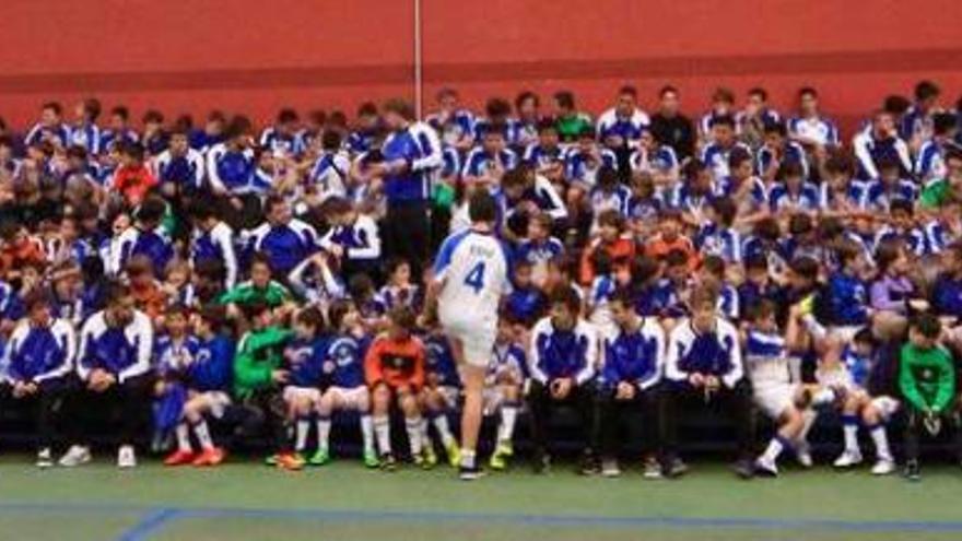 Deportistas del Inmaculada en el acto de presentación de los equipos.