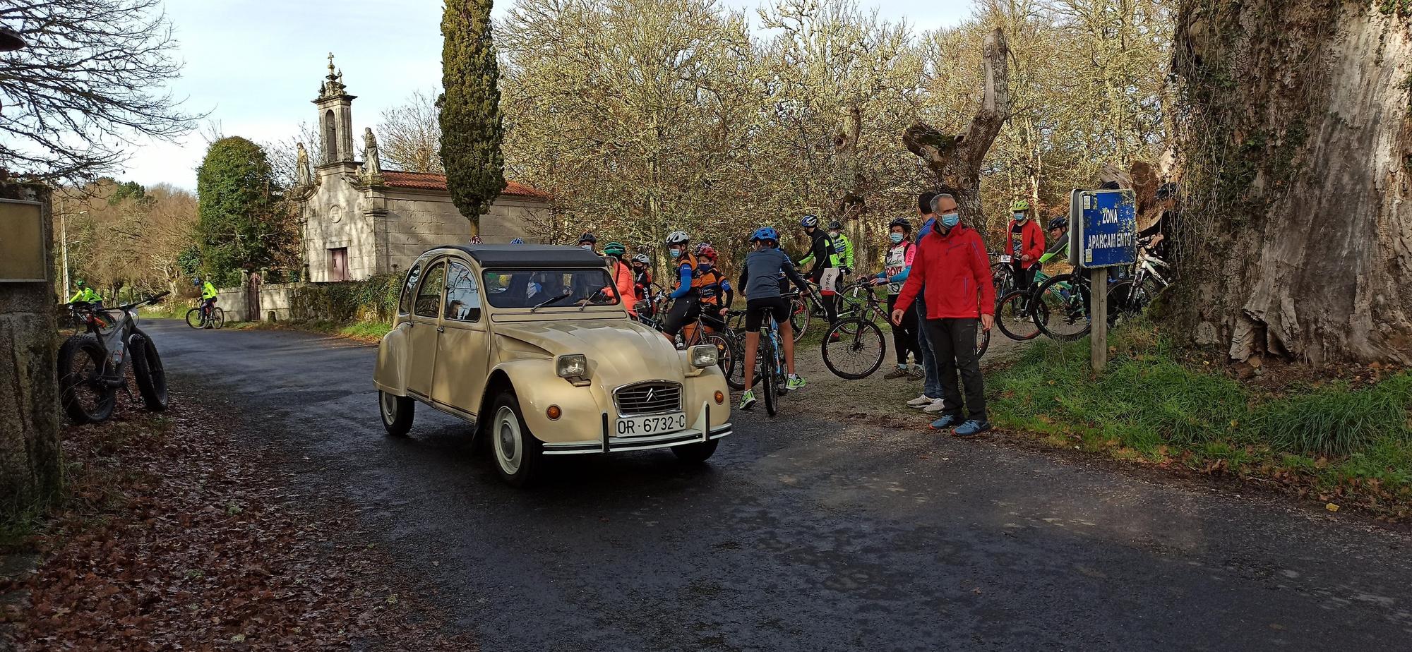 Actividad para ciclistas en la Fundación Otero Pedrayo.