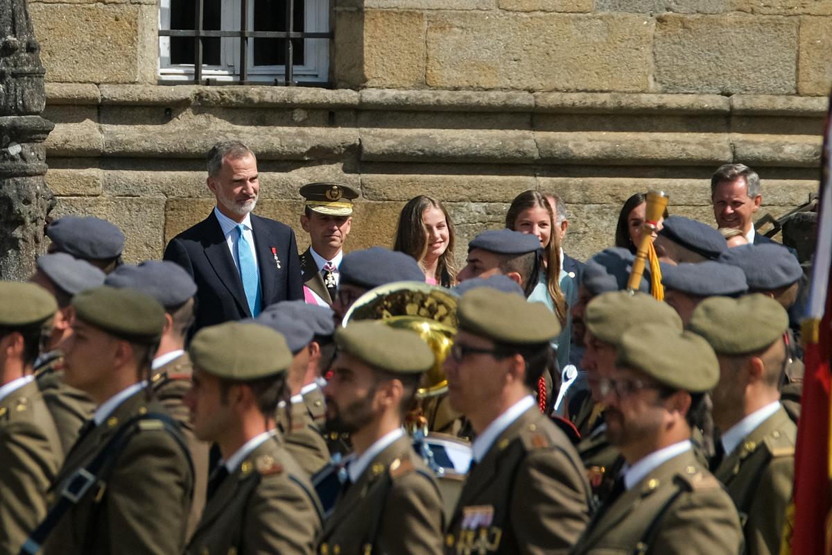 Los Reyes, Leonor y Sofía presiden en Santiago los actos del día del apóstol