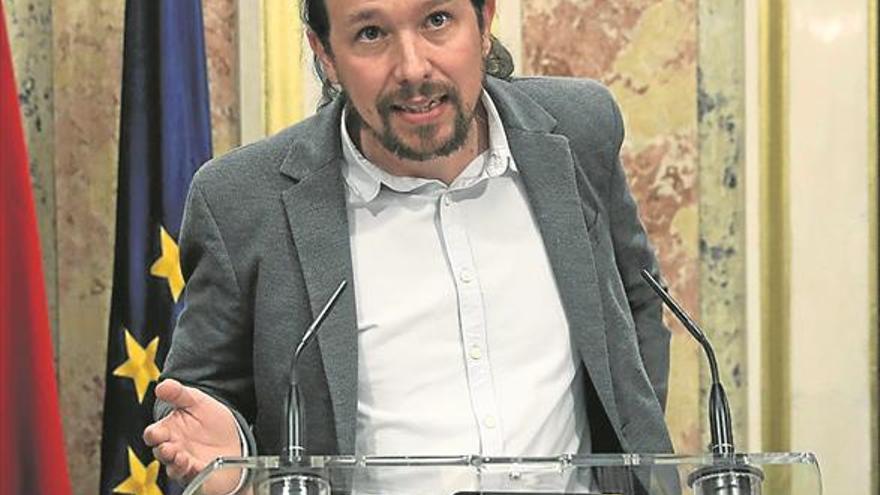 Podemos reclama a Rajoy que dialogue con Puigdemont