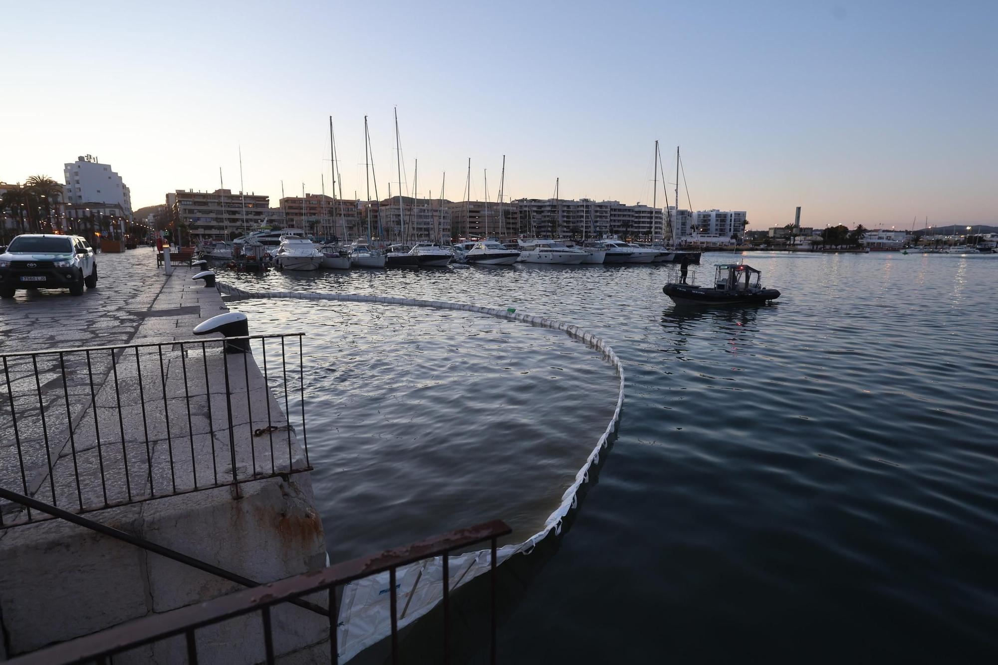 Imágenes del vertido de aguas fecales en el puerto de Ibiza
