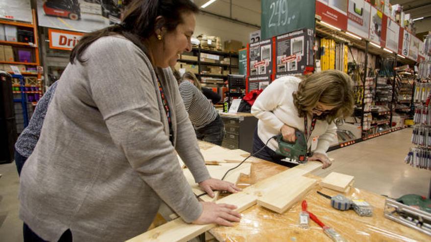 Talleres de bricolaje por la igualdad