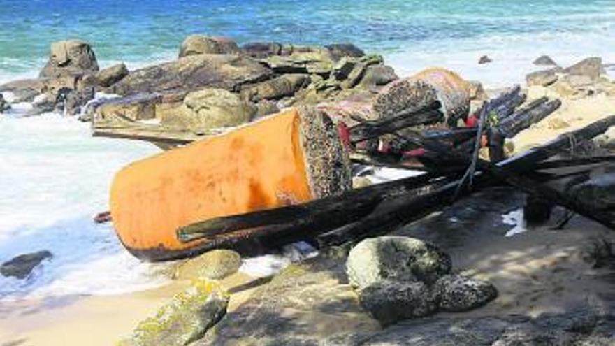 El fuerte oleaje de la última semana -en la foto- causó problemas en la navegación y las bateas.  //  Muñiz