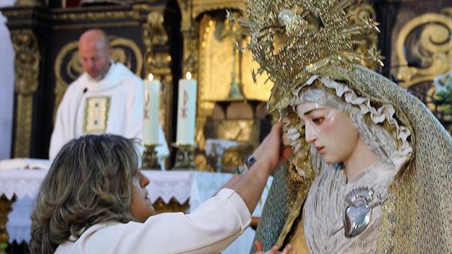 Nueva corona para la virgen de los dolores