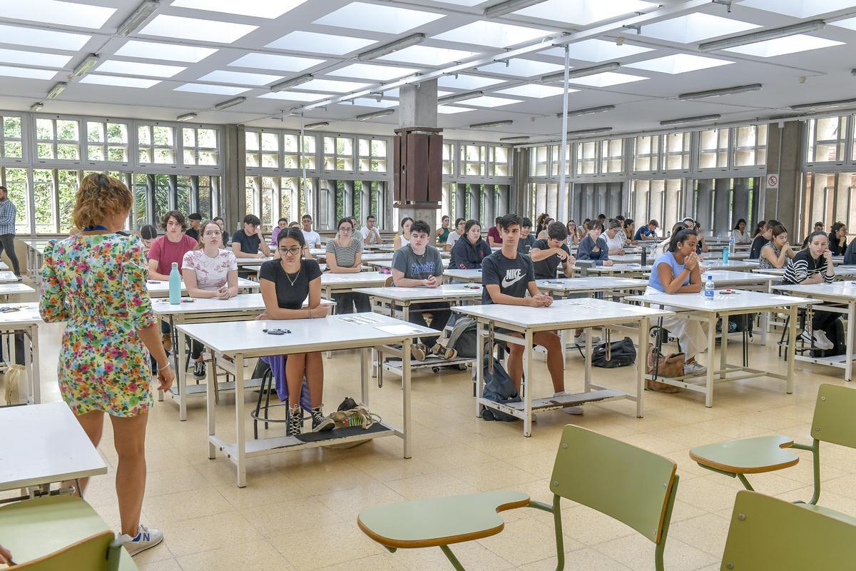 Estudiantes en el primer día de la EBAU celebrada el pasado junio en la ULPGC.