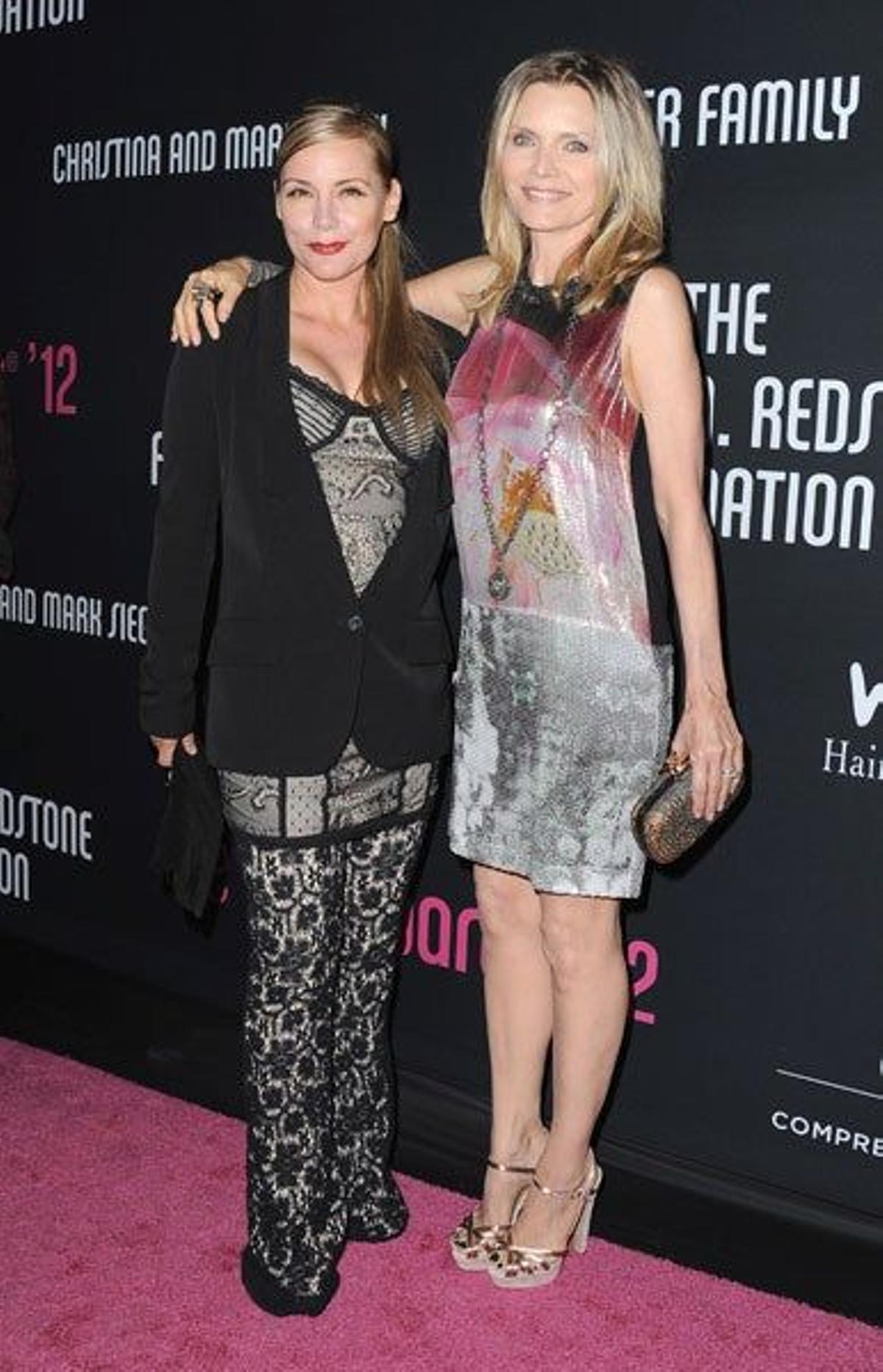 Olivia Munn y Michelle Pfeiffer no se pierden la Pink Party