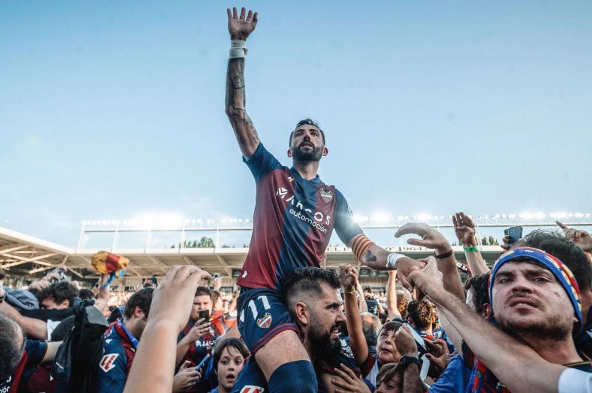 Morales celebra el ascenso en Burgos