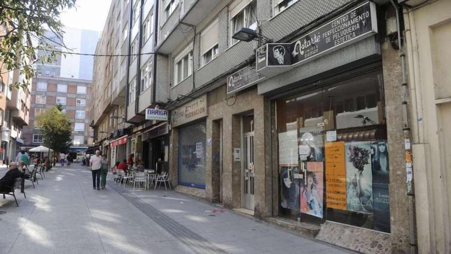 Edificio de la calle Andrés Gaos en el que se aprobó una de las primeras expropiaciones de bajos. carlos pardellas