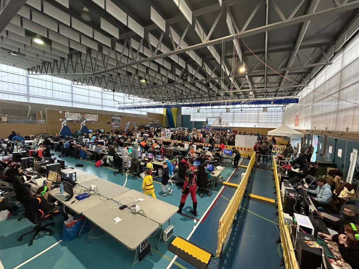 Imatge de l'exitosa edició celebrada l'any passat al poliesportiu de Roses.