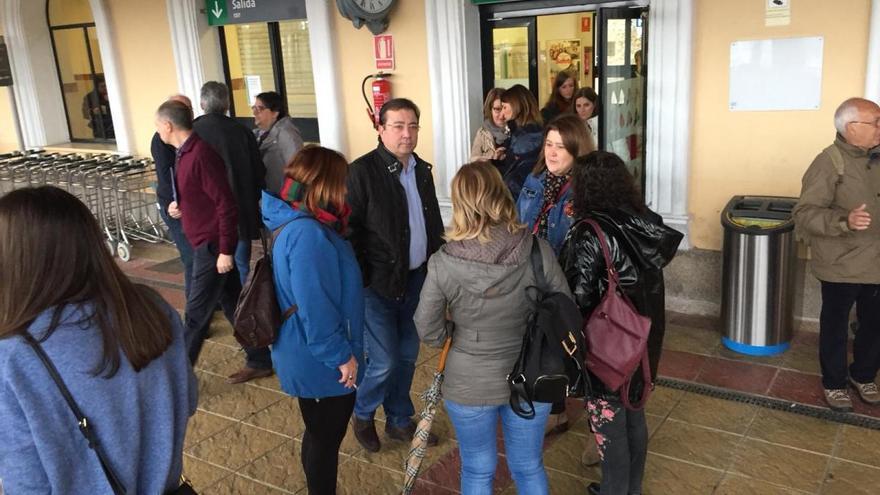 La manifestación por un tren digno para Extremadura en imágenes