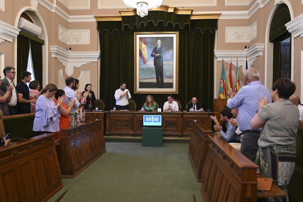 Las emotivas imágenes del último pleno de la legislatura en el ...