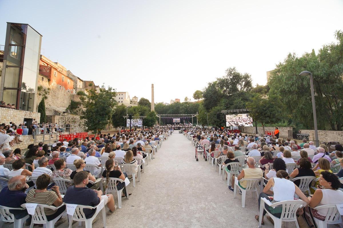 Así fue el histórico homenaje al maestro Ferrero con más de 300 músicos en Ontinyent Así fue el histórico homenaje al maestro Ferrero con más de 300 músicos en Ontinyent