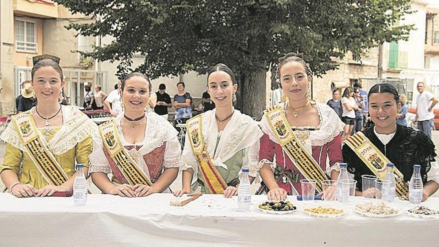 El popular concurso de paellas de las fiestas suma 400 participantes