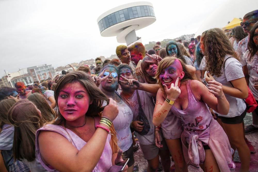 Holi Party en el Niemeyer