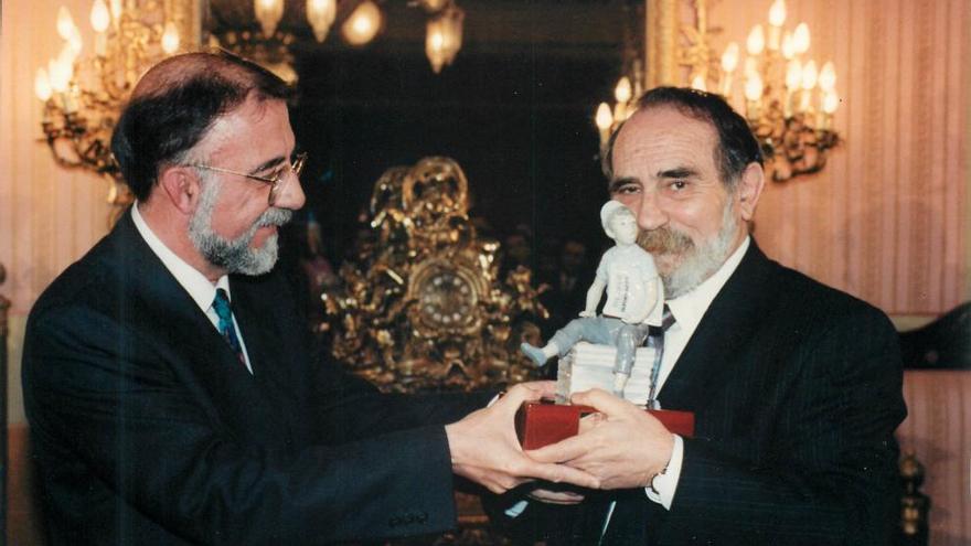 Enrique Cerdán Tato recoge el premio