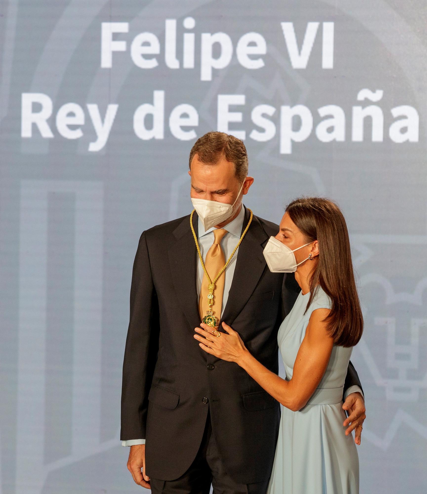 El Rey Felipe VI recibe en Sevilla la Medalla de Honor de Andalucía