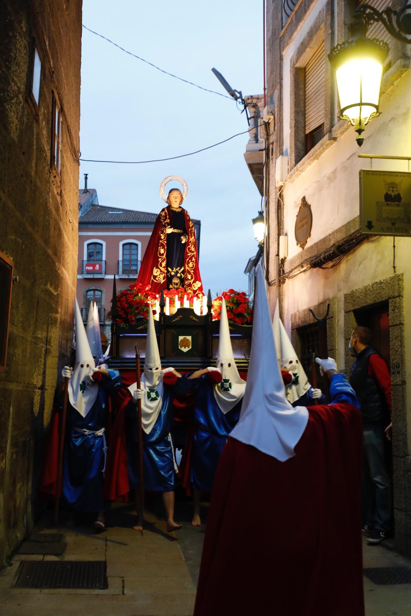 EN IMÁGENES: Así fue la procesión del Santo Encuentro de Avilés