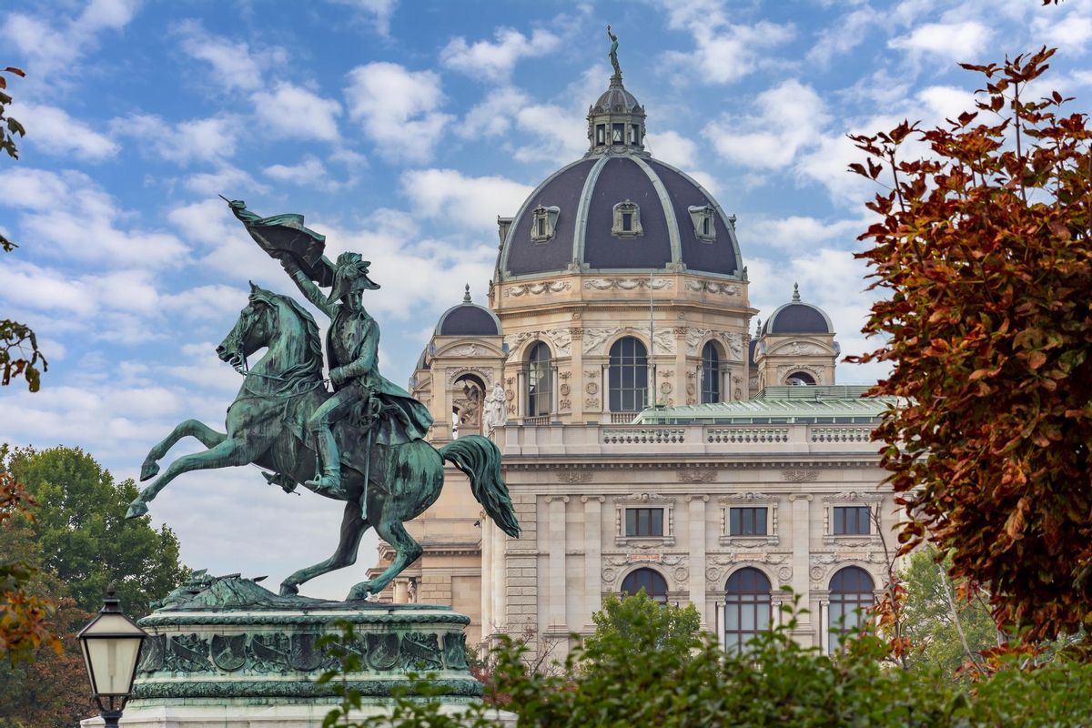 La plaza Heldenplatz de Viena