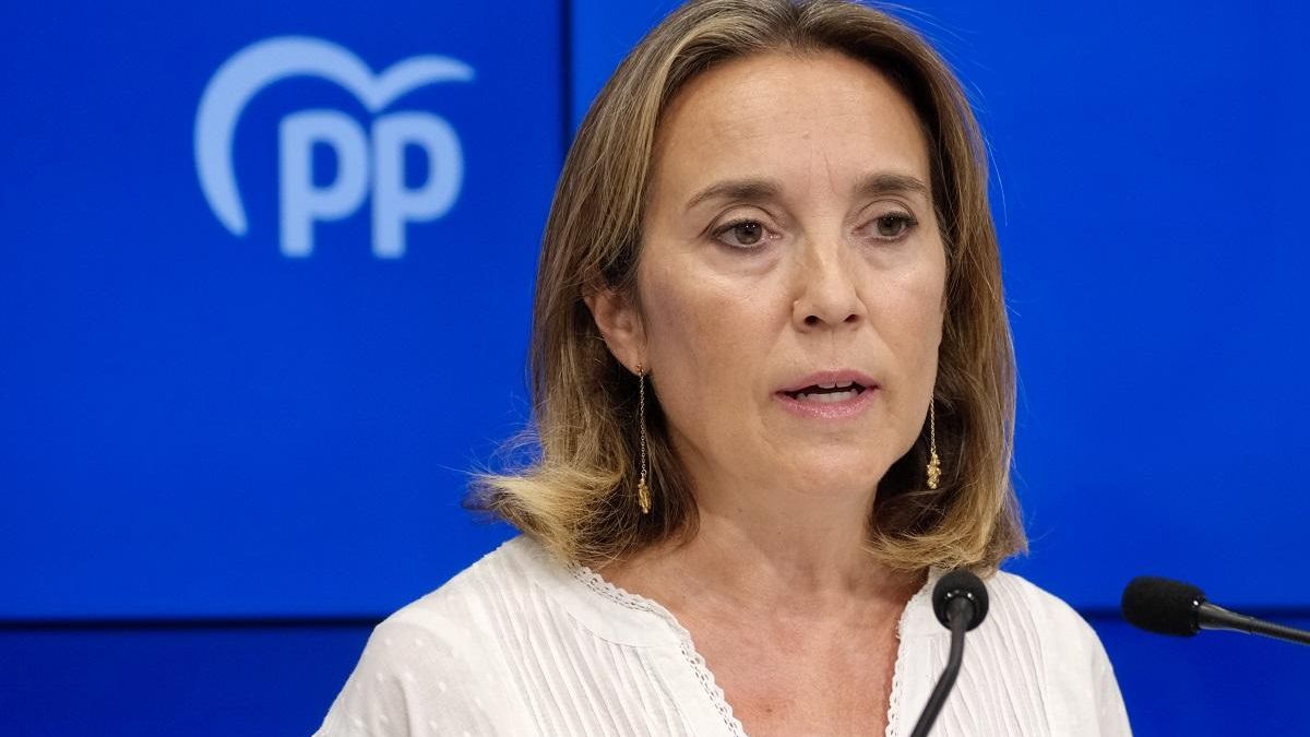 Gobierno y PP se enzarzan por los medios aéreos disponibles para apagar incendios